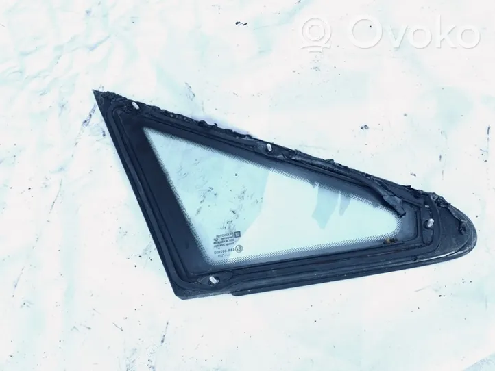 Opel Zafira A Front triangle window/glass 