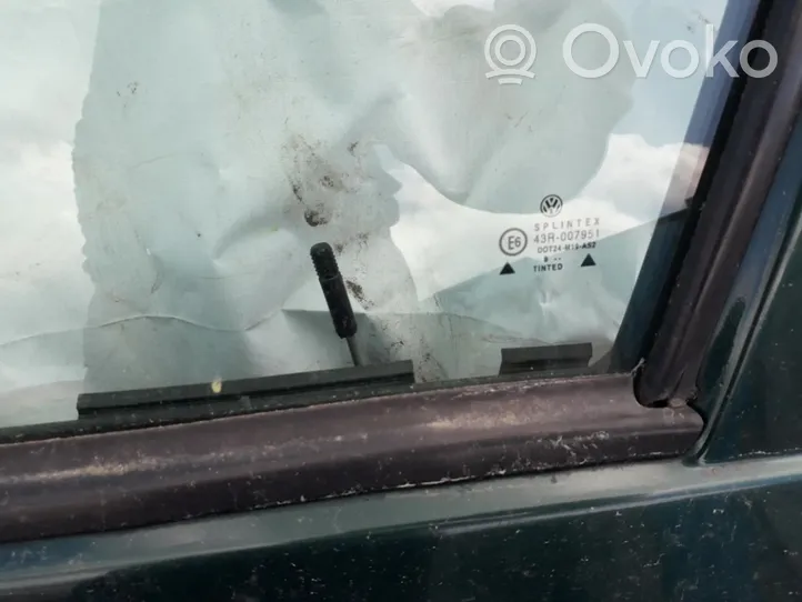 Volkswagen Golf IV Pagrindinis priekinių durų stiklas (keturdurio) 