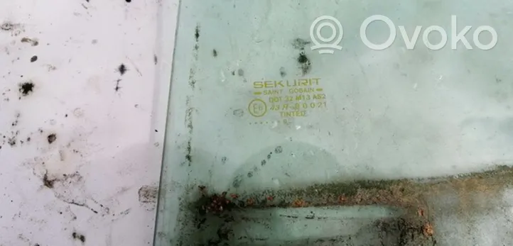 Ford Mondeo MK II aizmugurējo durvju stikls 