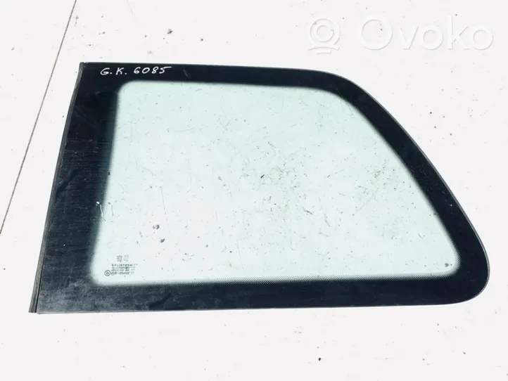 Peugeot 307 Rear side window/glass 