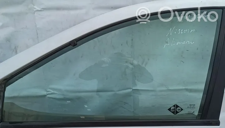 Nissan Almera Tino Etuoven ikkunalasi, neliovinen malli pilka