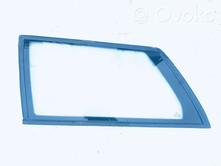 Volkswagen PASSAT B4 Aizmugurējais virsbūves sānu stikls 
