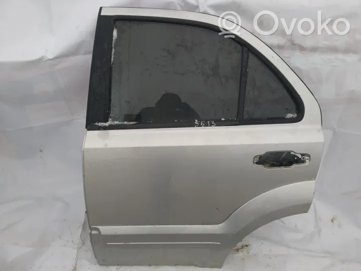 KIA Sorento Rear door sidabrine