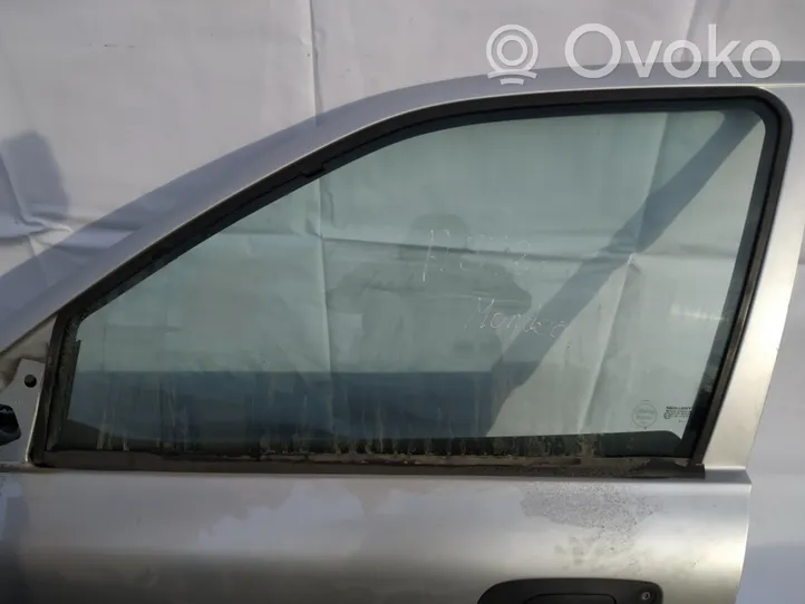 Ford Mondeo MK I Vetro del finestrino della portiera anteriore - quattro porte 