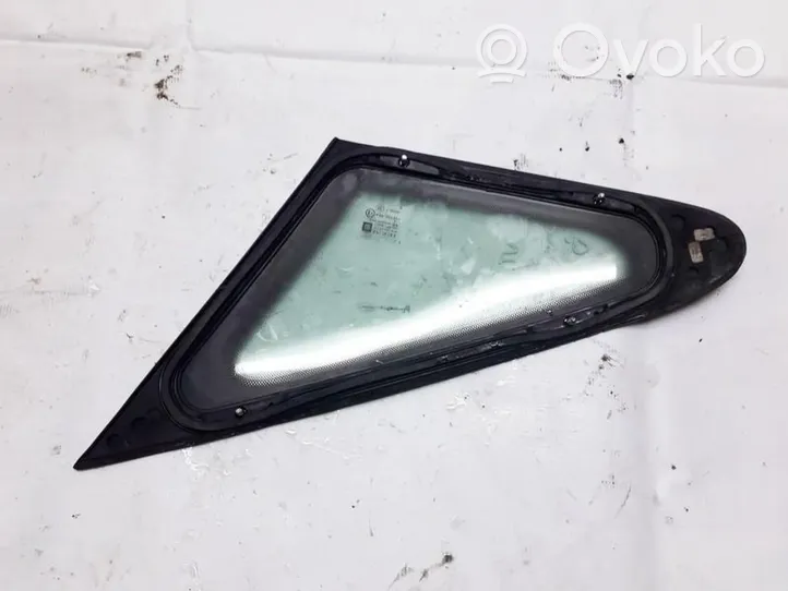 Opel Zafira B Fenêtre triangulaire avant / vitre 