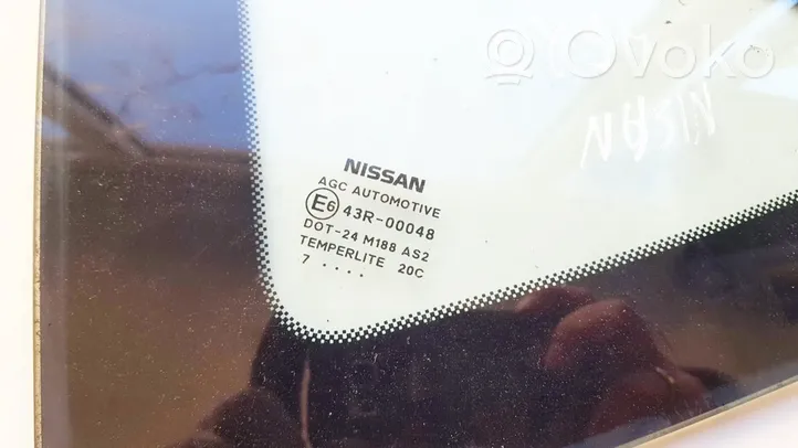 Nissan Qashqai Fenêtre latérale avant / vitre triangulaire 