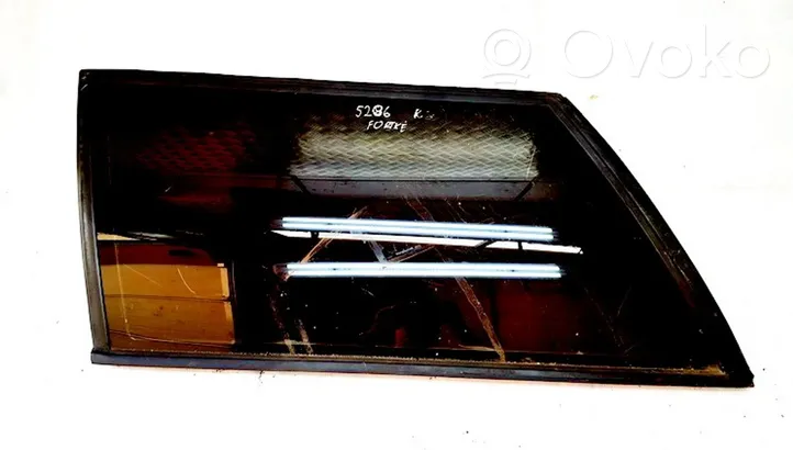 Volkswagen PASSAT B3 Rear side window/glass 