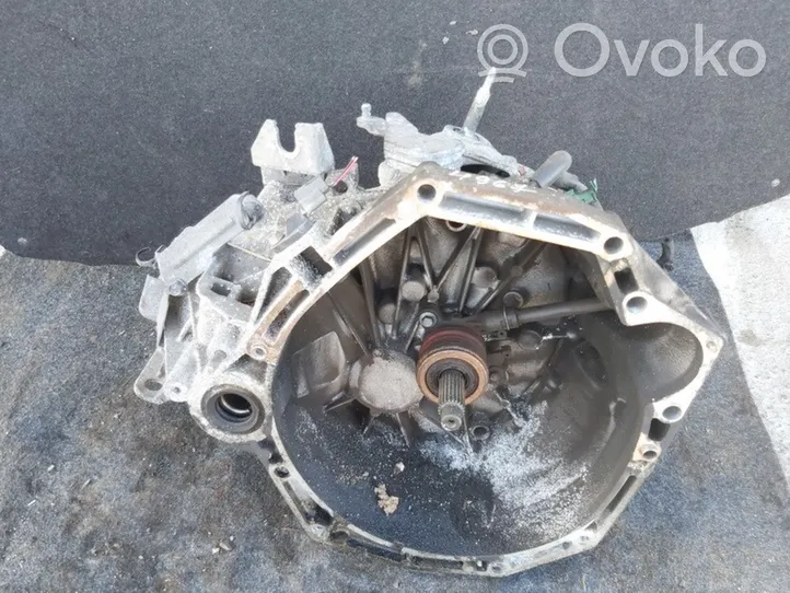 Nissan Juke I F15 Manuaalinen 5-portainen vaihdelaatikko 7701700587