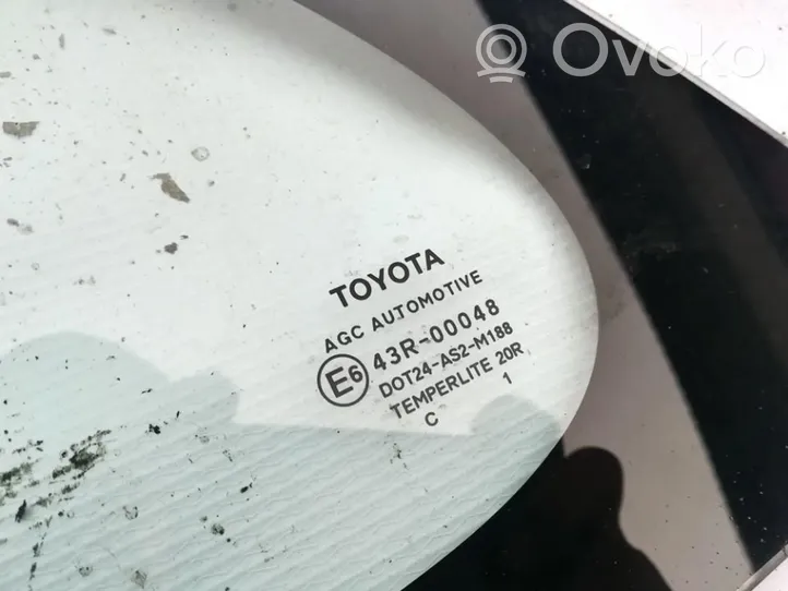 Toyota Yaris Galinis šoninis kėbulo stiklas 