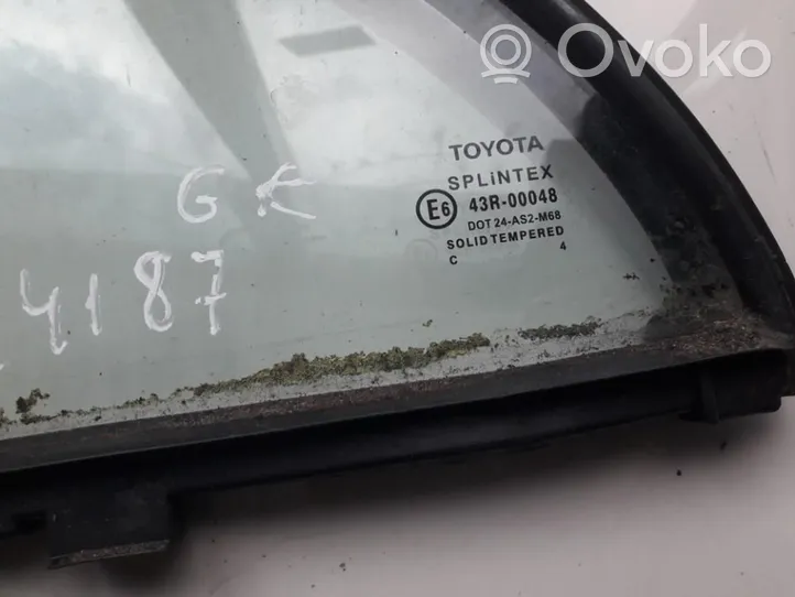 Toyota Avensis T250 Mazais stikls "A" aizmugurējās durvīs 