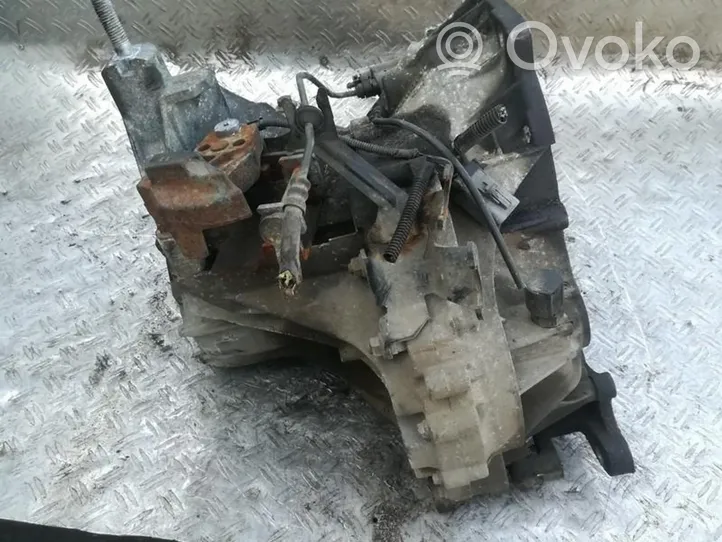 Ford Focus Manualna 5-biegowa skrzynia biegów XS4R7F096CB