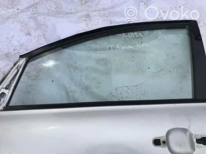 Toyota Avensis Verso priekšējo durvju stikls (četrdurvju mašīnai) as2