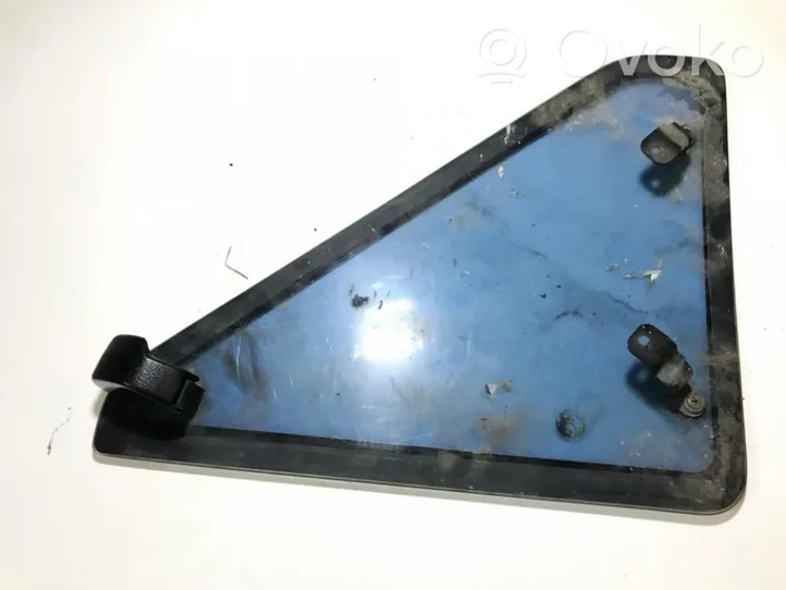 Nissan Terrano Rear side window/glass 