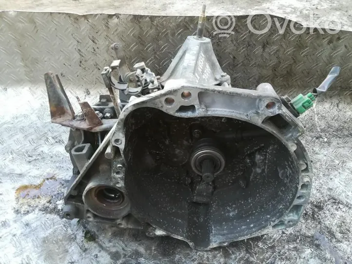 Nissan Note (E11) Manual 5 speed gearbox 8200247902