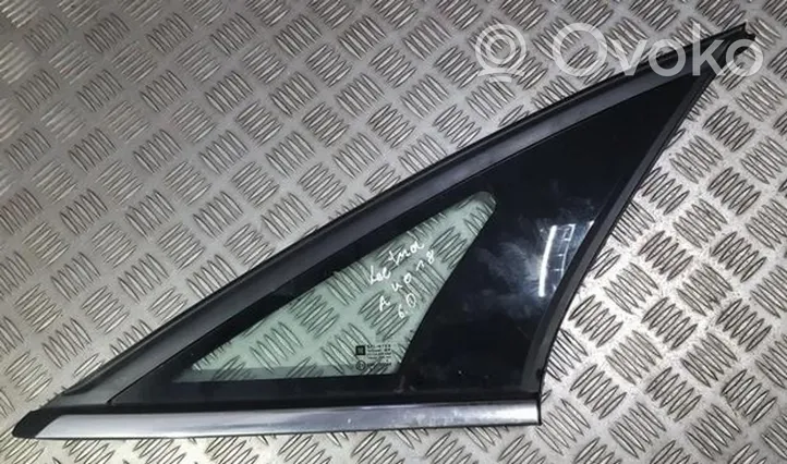 Opel Vectra C Fenêtre latérale avant / vitre triangulaire 