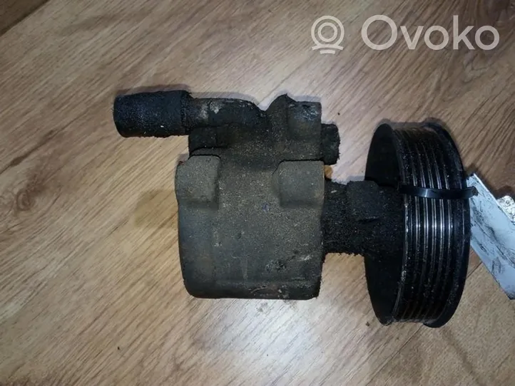 Volvo S40, V40 Pompa wspomagania układu kierowniczego 7700105710