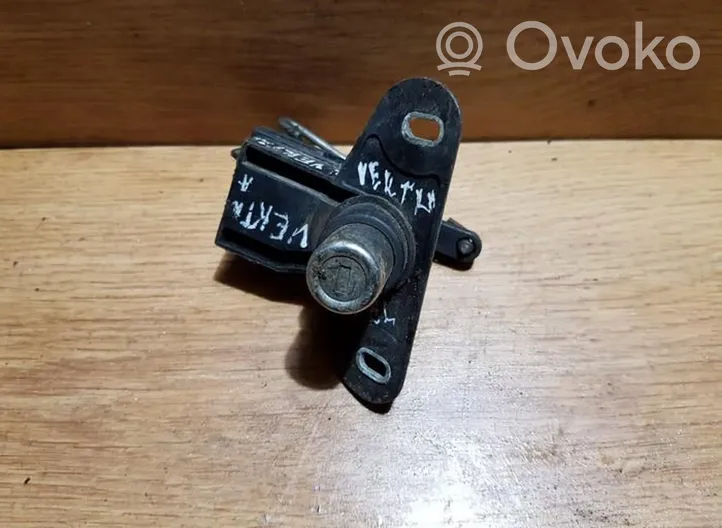 Opel Vectra B Takaluukun ulkopuolinen lukko 