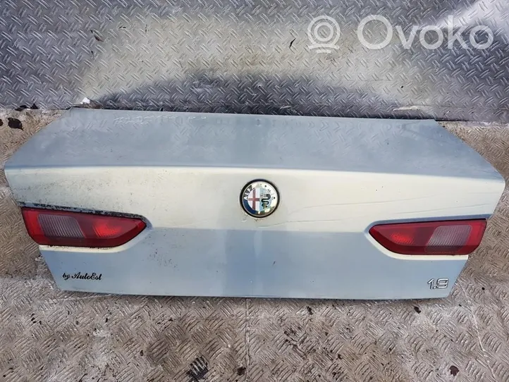 Alfa Romeo 156 Takaluukun/tavaratilan kansi 