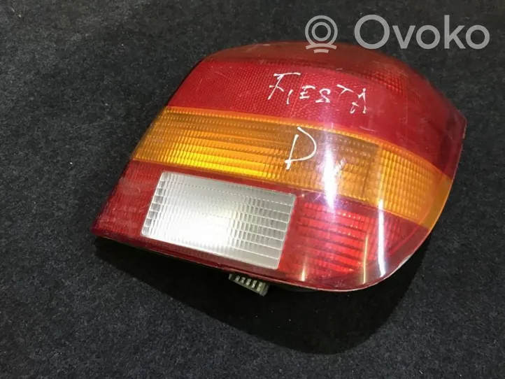 Ford Fiesta Lampa tylna 