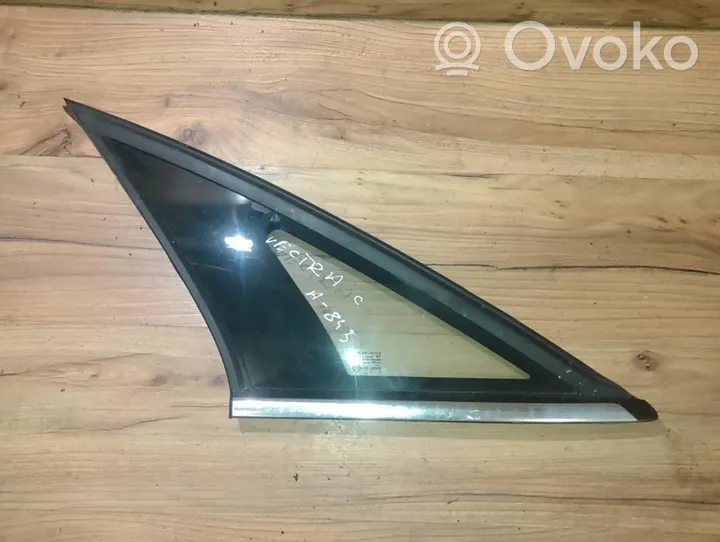 Opel Vectra C Fenêtre latérale avant / vitre triangulaire 