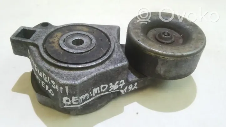 Mitsubishi Montero Tensor de correa del alternador 1345a078