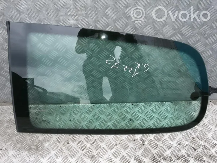 Peugeot 307 Rear side window/glass 