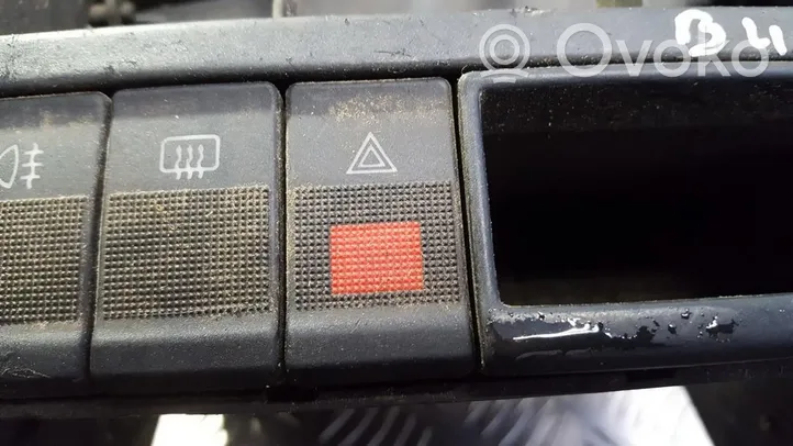 Audi 80 90 S2 B4 Interrupteur feux de détresse 
