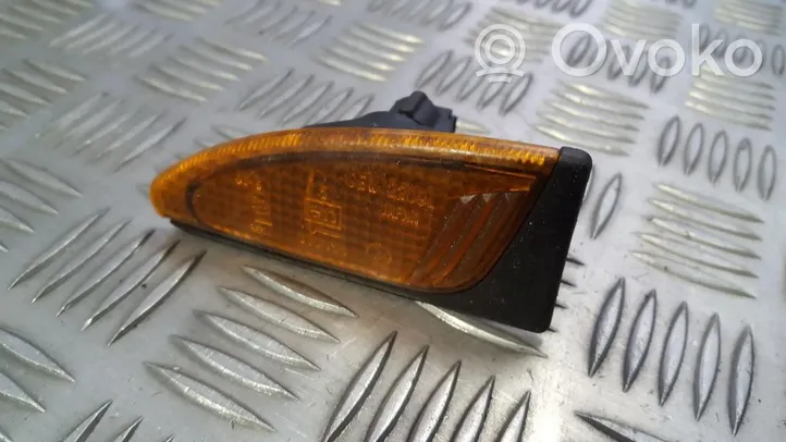 Subaru Legacy Etupuskurin suuntavilkku 010058