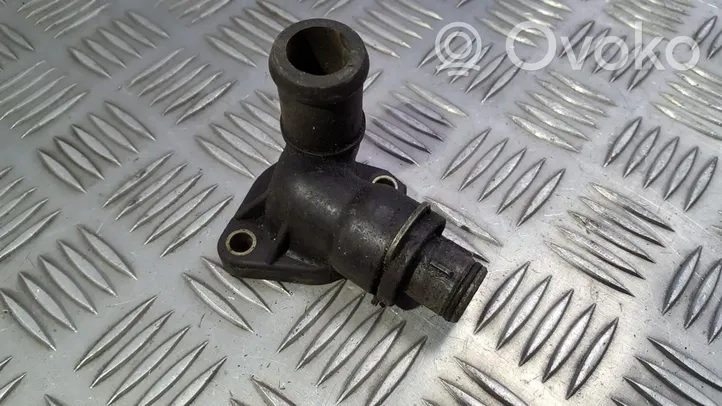 Audi 80 90 S2 B4 Tuyau de liquide de refroidissement moteur 028121145c