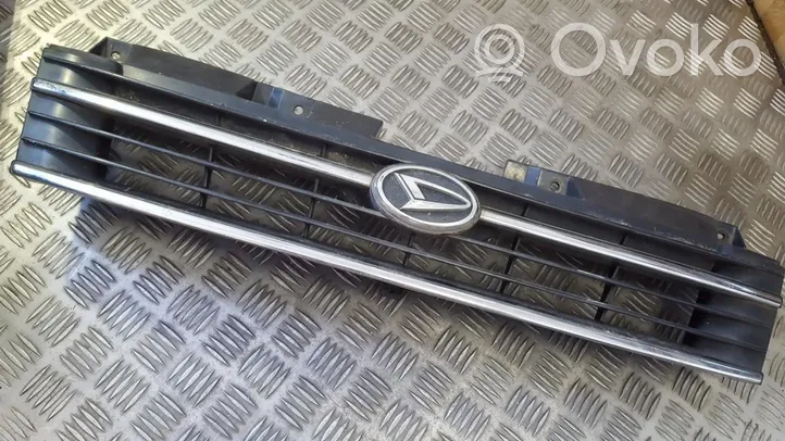 Daihatsu Gran Move Atrapa chłodnicy / Grill 5311187745