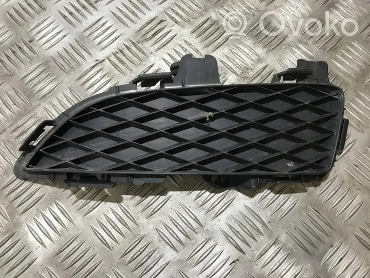 Mazda 3 I Grille inférieure de pare-chocs avant bp4k50c21