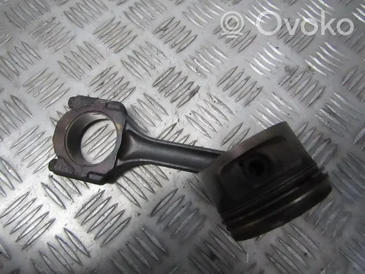 Volkswagen Golf III Piston with connecting rod 030A