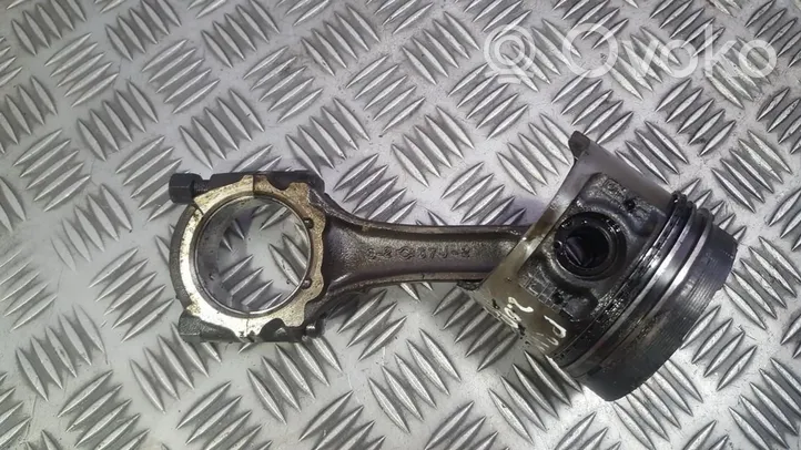 Nissan Primera Piston avec bielle 