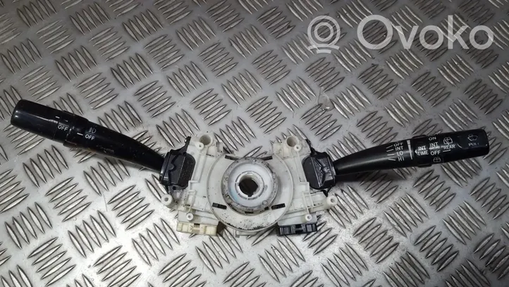 Toyota Avensis T220 Leva/interruttore dell’indicatore di direzione e tergicristallo 96229005