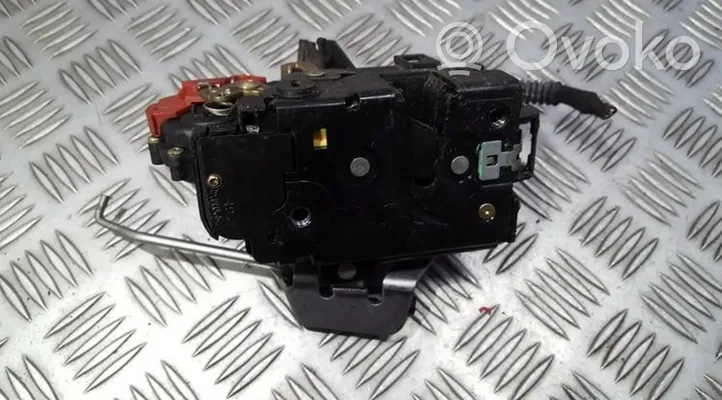 Audi A4 S4 B6 8E 8H Etuoven lukko 8e0839015c