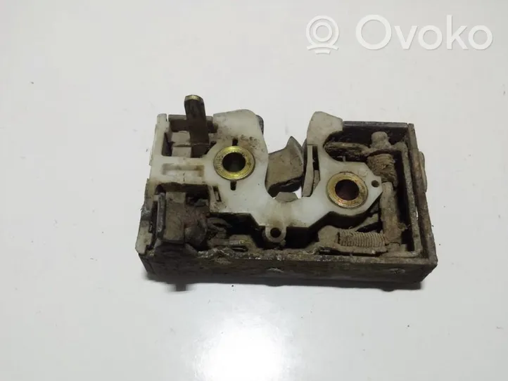 Volkswagen Golf II Rear door lock 