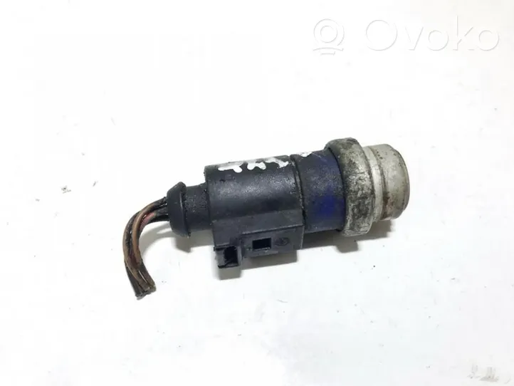 Volkswagen PASSAT B5.5 Sonde de température de liquide de refroidissement 