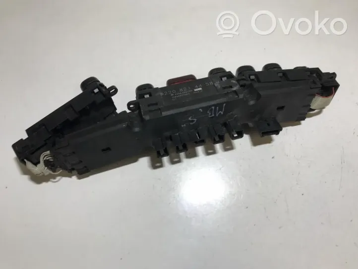 Mercedes-Benz S W220 Botón interruptor de luz de peligro 2208214458