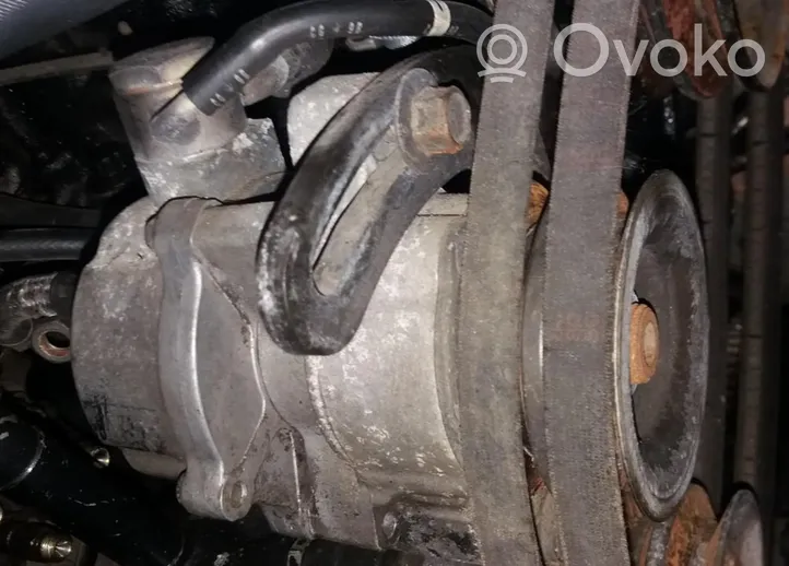 Mazda 323 F Pompe à vide 