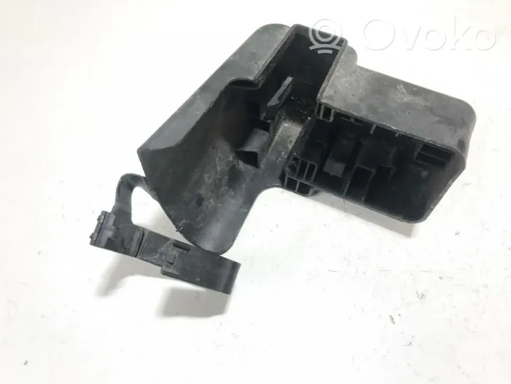 Toyota Avensis T250 Coperchio/tappo della scatola vassoio della batteria 7134340230