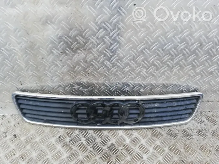 Audi A4 S4 B5 8D Grotelės priekinės 3d0853651