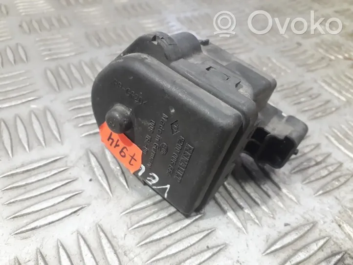 Renault Laguna II Headlight level adjustment motor 8200006664