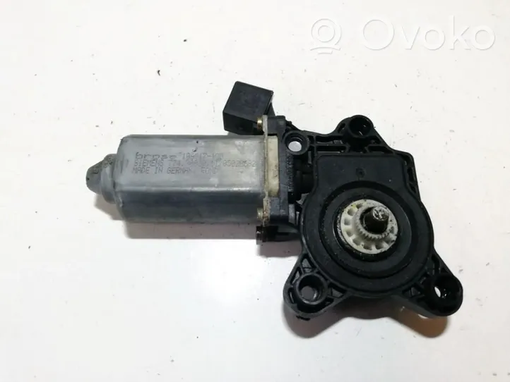 Mercedes-Benz CL C215 Front door window regulator motor 106317100