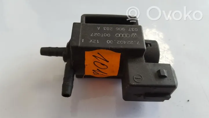 Volkswagen Golf III Valve vacuum 037906283A