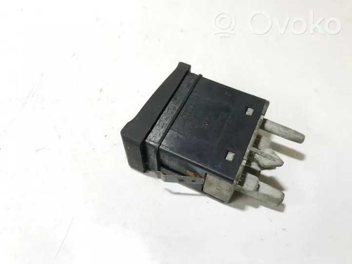 Audi 80 90 B3 Žibintų aukščio reguliavimo jungtukas 8a0941301