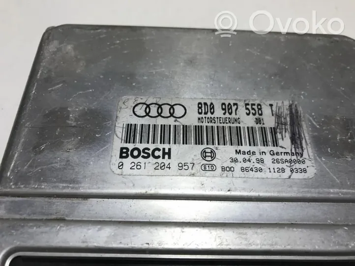 Audi A4 S4 B5 8D Variklio valdymo blokas 8d0907558t