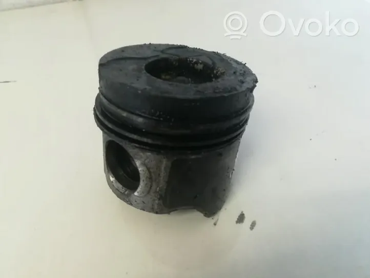 Renault Megane II Piston 