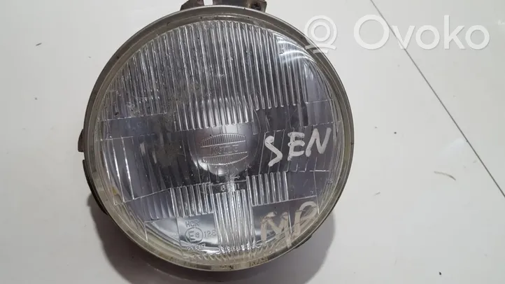 Mitsubishi Pajero Lampa przednia H46R11