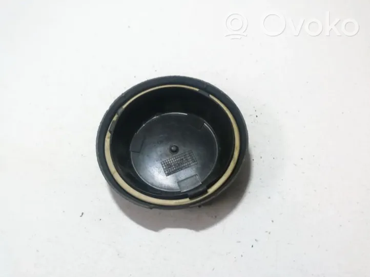 Nissan Primera Osłona żarówki lampy przedniej 88202113