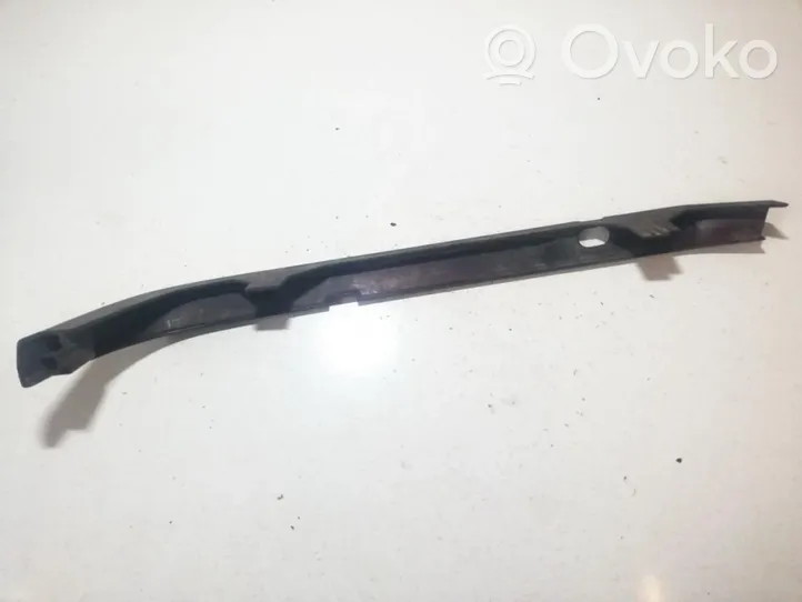 Volvo 850 Rivestimento sotto il faro/fanale 6817216